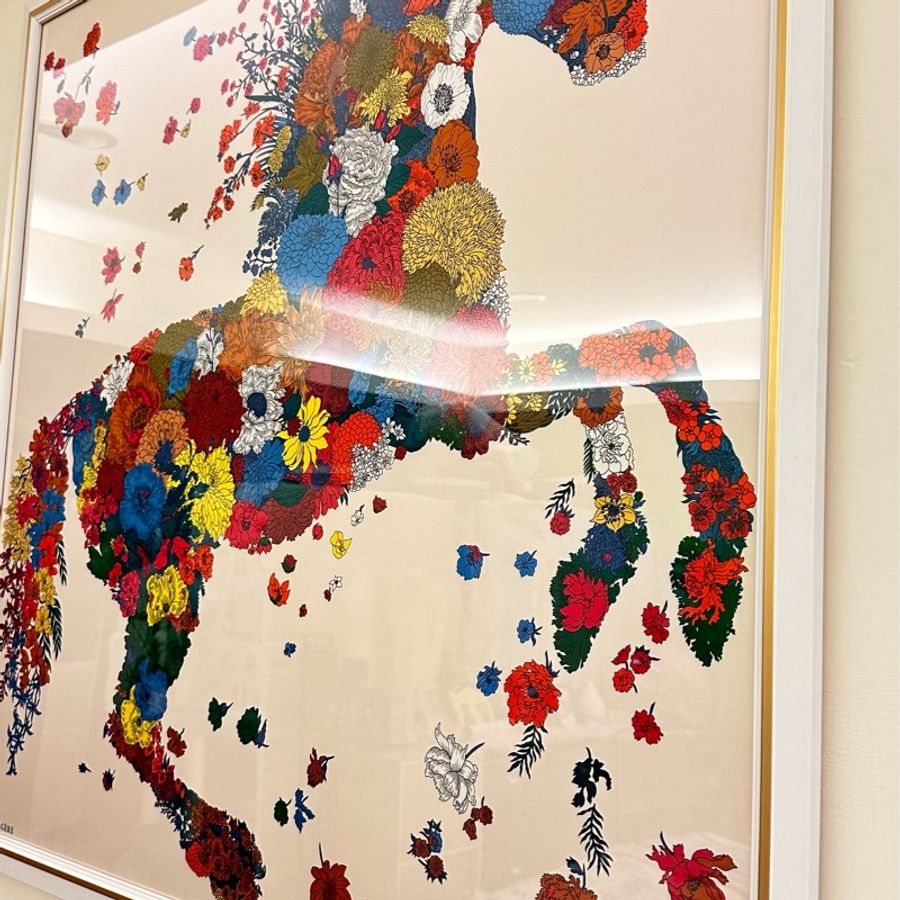 台灣現貨 愛馬仕 Hermès 輕揚花衣 馬頭 絲巾 方巾 含裱框 $27000 需台中南屯自取-1