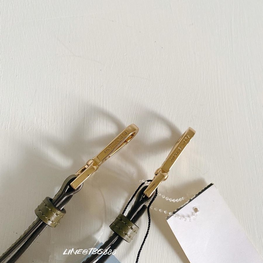 Michael Kors 金屬洞洞造型皮背帶-3