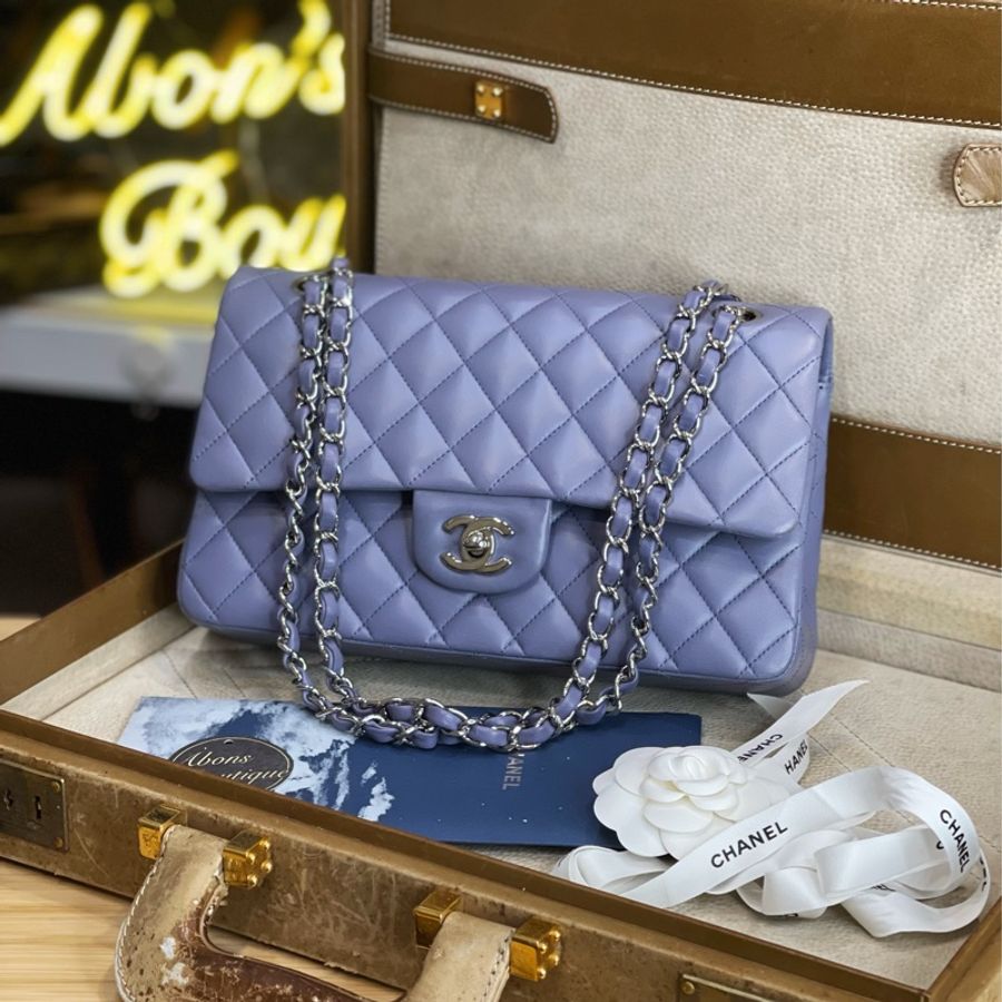 CHANEL Coco Classic Flap 25 淡粉紫口蓋鍊包✨櫃上漲翻天-0
