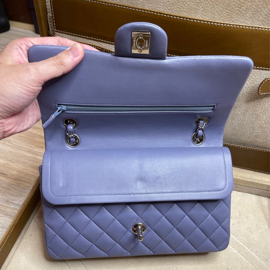 CHANEL Coco Classic Flap 25 淡粉紫口蓋鍊包✨櫃上漲翻天-23