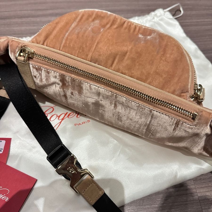 Roger Vivier 經典方鑽天鵝絨腰包(降價)-2