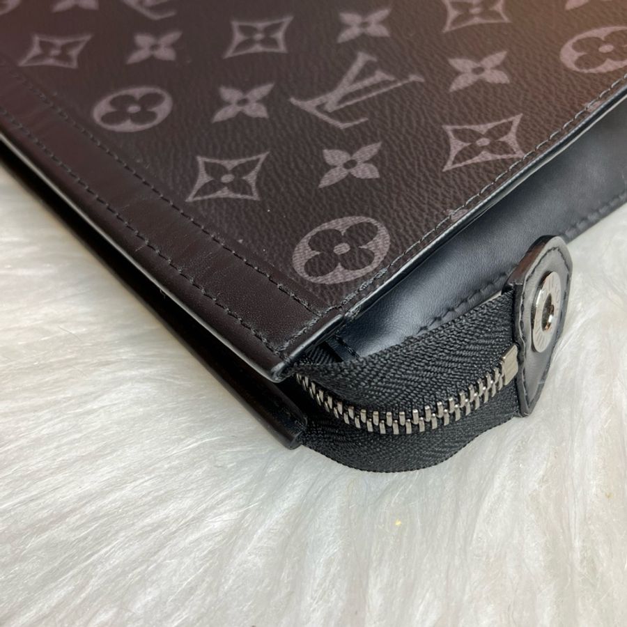 LV POCHETTE VOYAGE MM 黑老花 手拿包-10