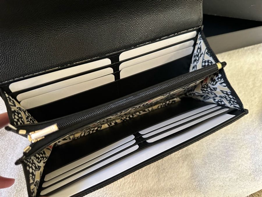 全新Chanel 限量23C 信封長夾,賽車旗內裡-4