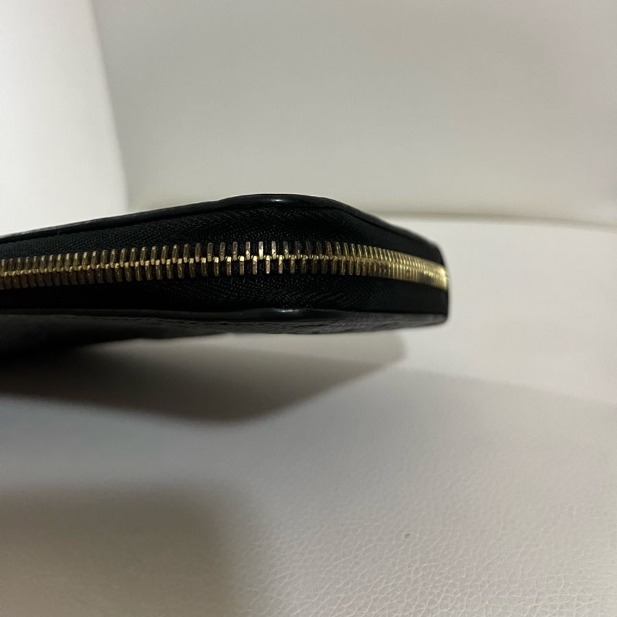 LV 黑色全皮壓紋拉鍊長夾-10