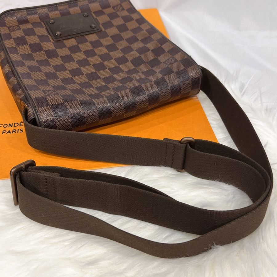 LOUIS VUITTON LV棋盤格 鐵牌 日字掀蓋斜背包-10
