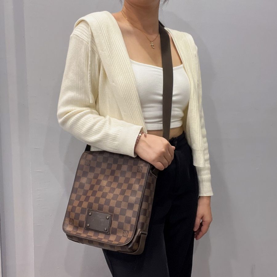 LOUIS VUITTON LV棋盤格 鐵牌 日字掀蓋斜背包-12