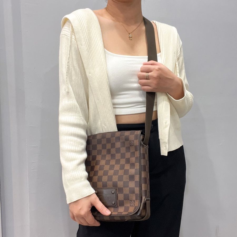 LOUIS VUITTON LV棋盤格 鐵牌 日字掀蓋斜背包-13