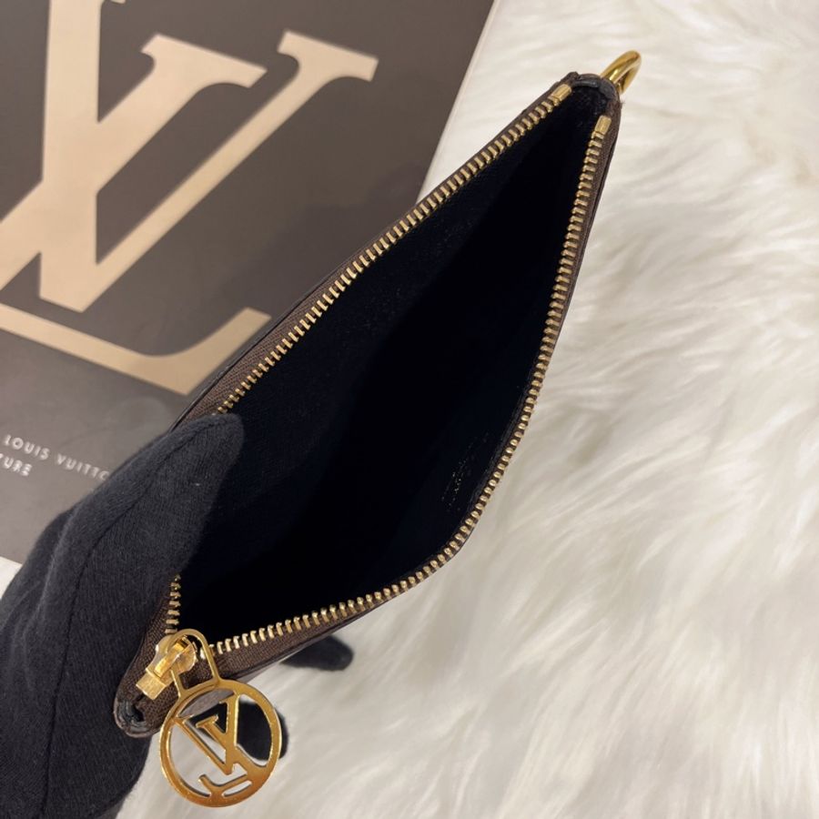 LOUIS VUITTON LV 老花字紋TRIO收納袋/手拿包/手提包-11