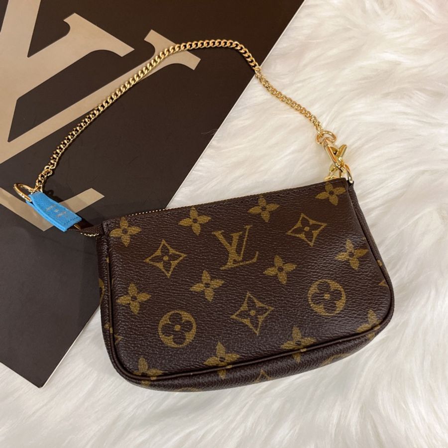 Louis Vuitton LV 2022聖誕限量款全新字紋 日本富士山薇薇安金鍊小包/化妝包/麻將包-1
