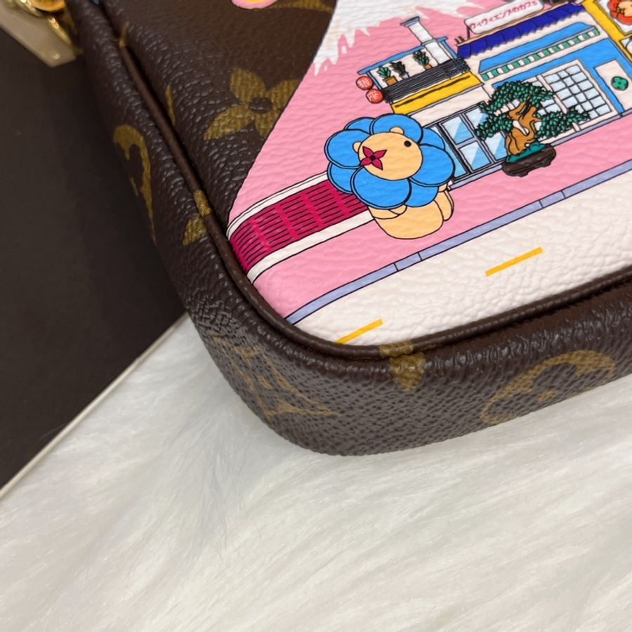 Louis Vuitton LV 2022聖誕限量款全新字紋 日本富士山薇薇安金鍊小包/化妝包/麻將包-2