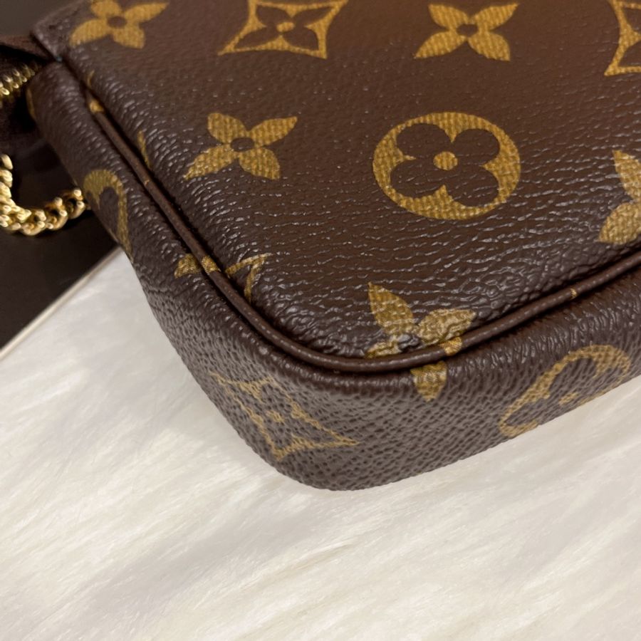 Louis Vuitton LV 2022聖誕限量款全新字紋 日本富士山薇薇安金鍊小包/化妝包/麻將包-4