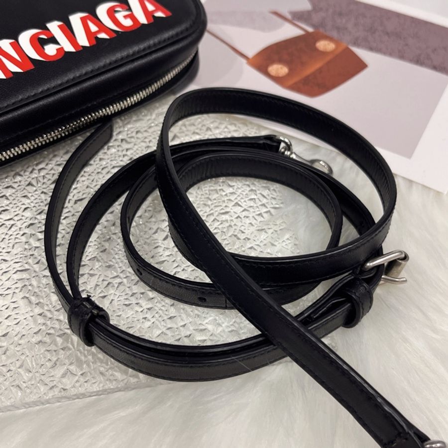 BALENCIAGA巴黎世家 黑色全皮塗鴉四卡手機斜背包/手拿包-10