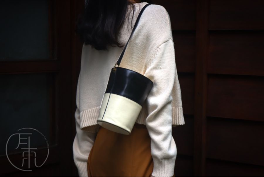 Ferragamo黑白水桶包-0