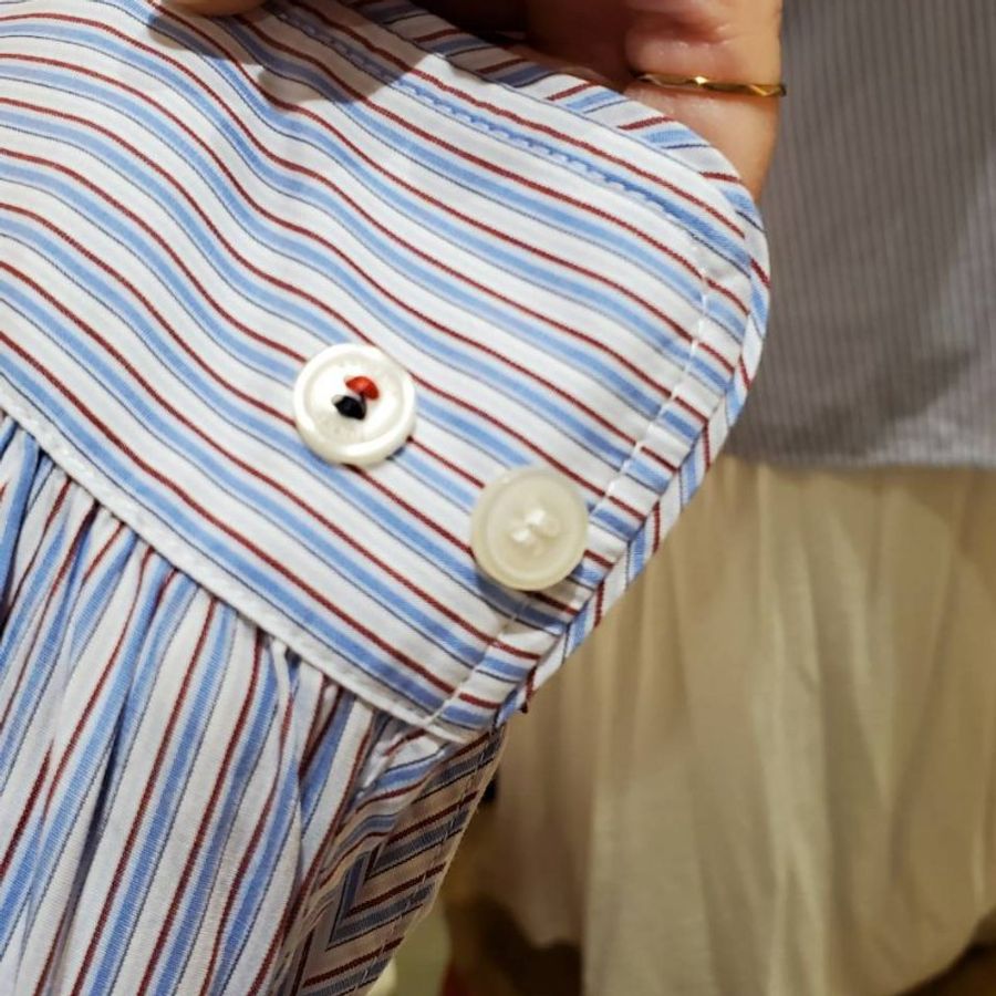 (全新)Tommy Hilfiger (女)休閒風品牌經典配色條紋V領襯衫式上衣-4