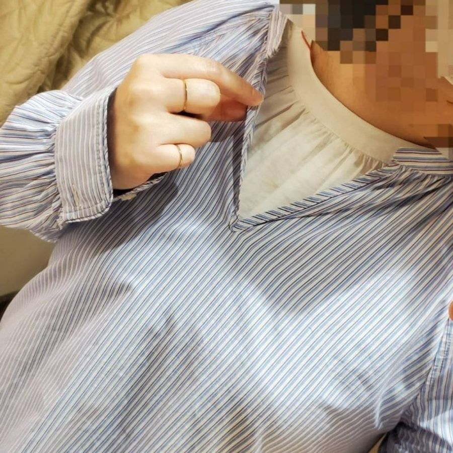 (全新)Tommy Hilfiger (女)休閒風品牌經典配色條紋V領襯衫式上衣-7