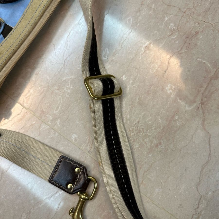 Coach 絲質X雞皮LOGO翻玩肩背小包-3