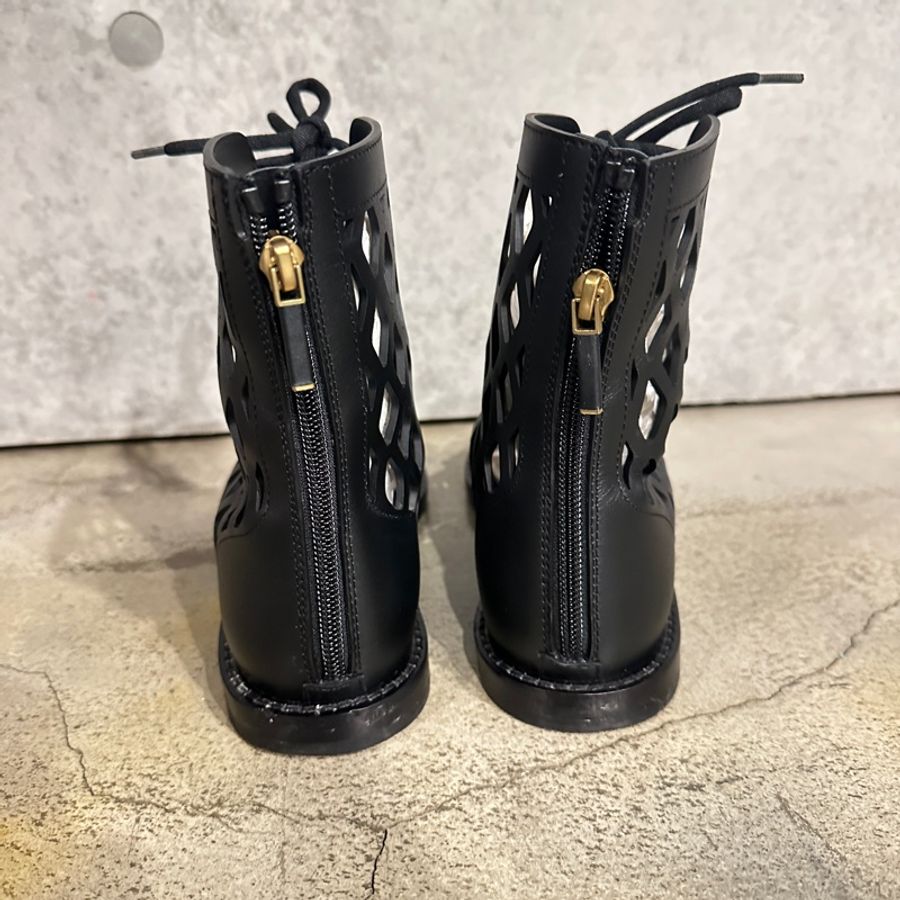 Dior羅馬簍空涼鞋-3