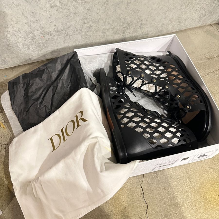 Dior羅馬簍空涼鞋-9