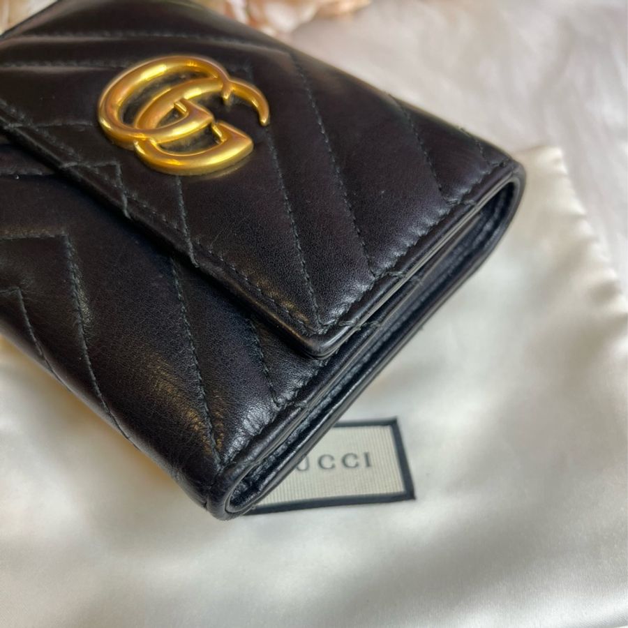GUCCI GG Marmont馬夢系列山形紋牛皮三折中短夾(黑色)-5