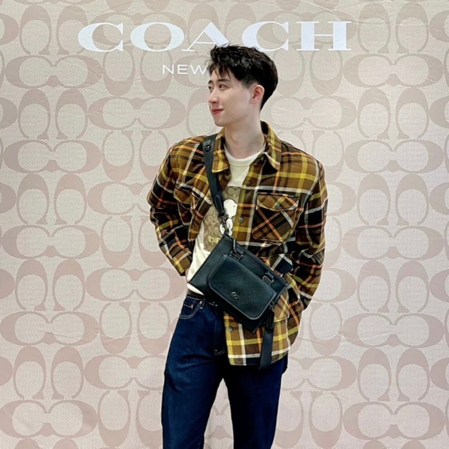 正品!Coach 專櫃款 originals 系列 DINKY袋多功能七合一 斜背包 含 手拿包 小包 棒球手套皮革 男包 女包-0