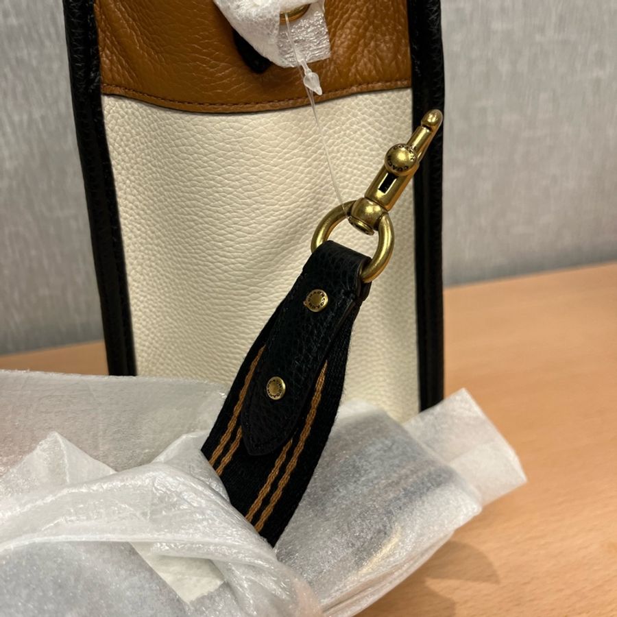 超熱賣款  全新COACH 專櫃款 Field Tote 22 側背包-2