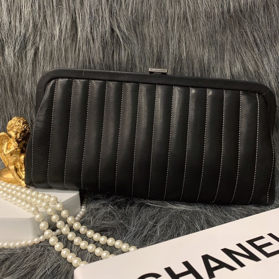 CHANEL 香奈兒 黑色銀扣 直條紋 祖母包/晚宴包/手拿包-0