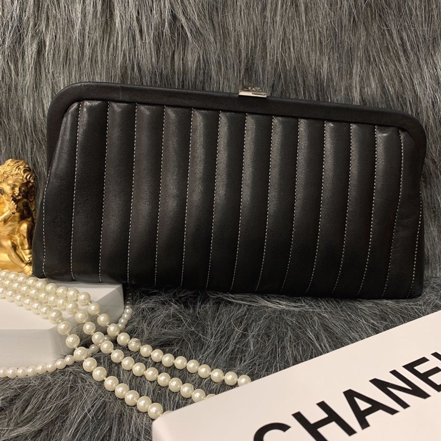 CHANEL 香奈兒 黑色銀扣 直條紋 祖母包/晚宴包/手拿包-1