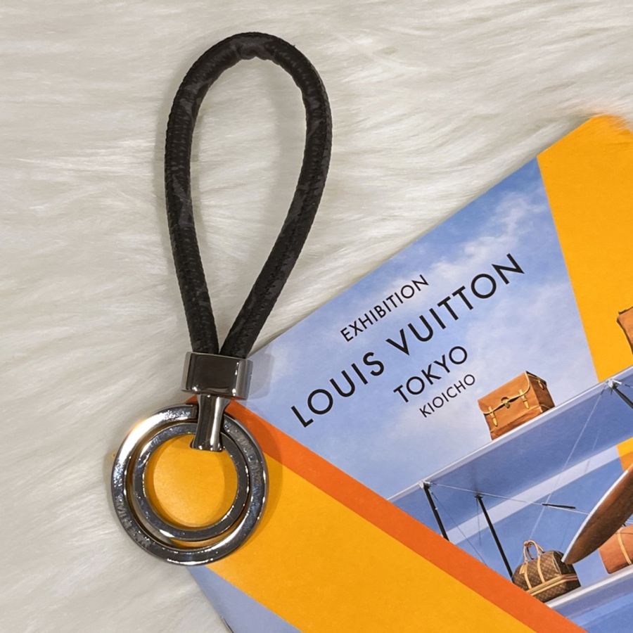 Louis Vuitton LV 黑色字紋HALO鑰匙圈/吊飾/掛飾-1