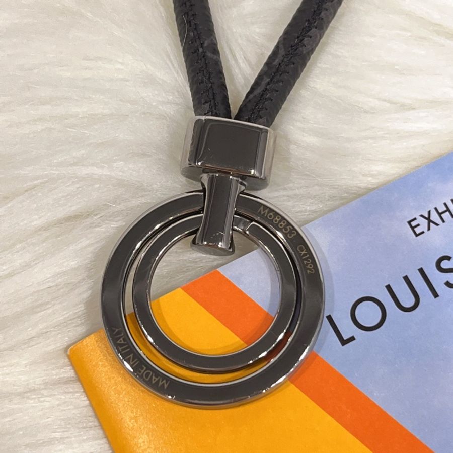 Louis Vuitton LV 黑色字紋HALO鑰匙圈/吊飾/掛飾-3