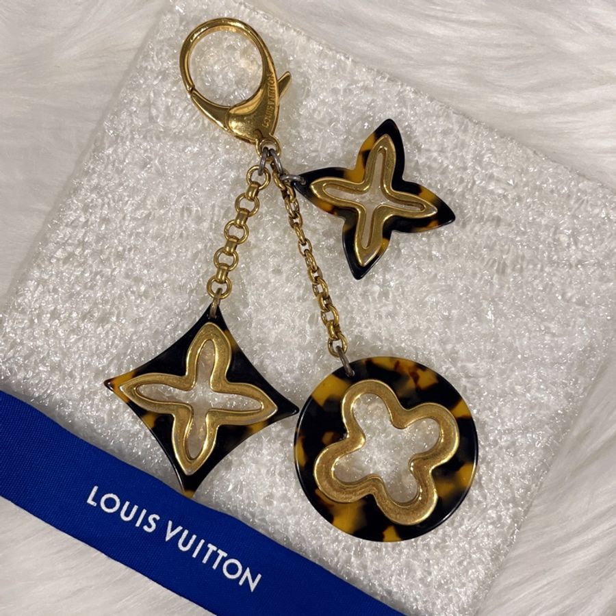 Louis Vuitton LV 金色玳瑁 LOGO造型吊飾/鑰匙圈/掛飾-0