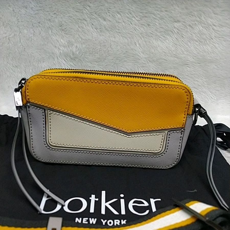 Botkier Cobble Hill 防刮拼接皮革斜背相機包-淺灰/黃色#包包-1