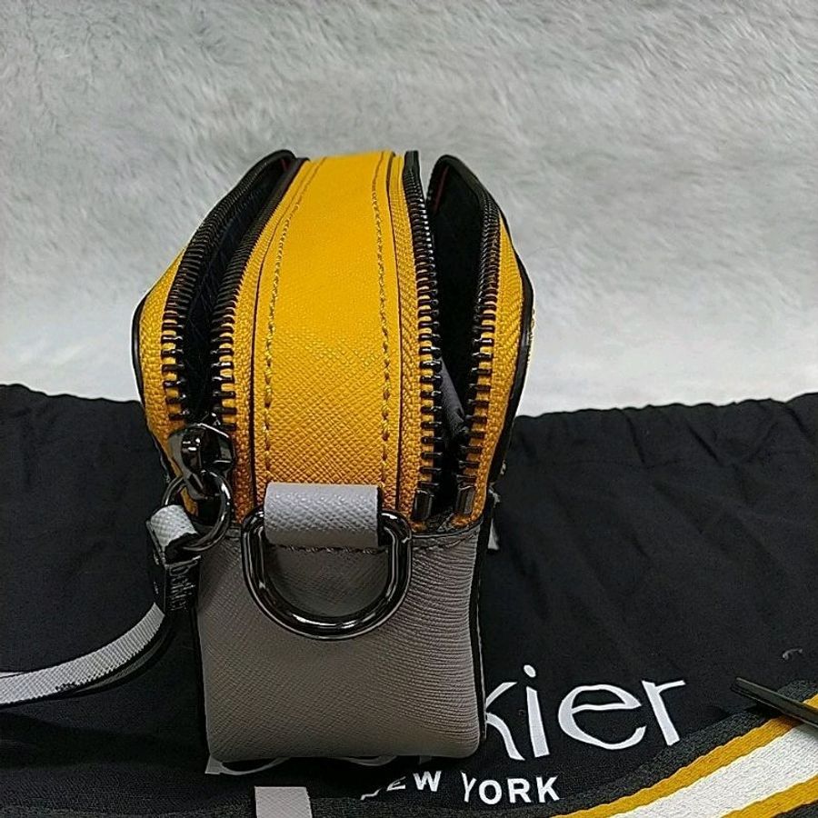 Botkier Cobble Hill 防刮拼接皮革斜背相機包-淺灰/黃色#包包-4