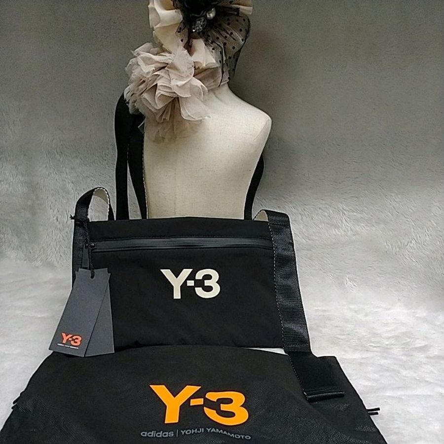 Y-3#CH3 SACOCHE 奶油白字LOGO 尼龍拉鍊肩背#斜背包(黑)#包包-0