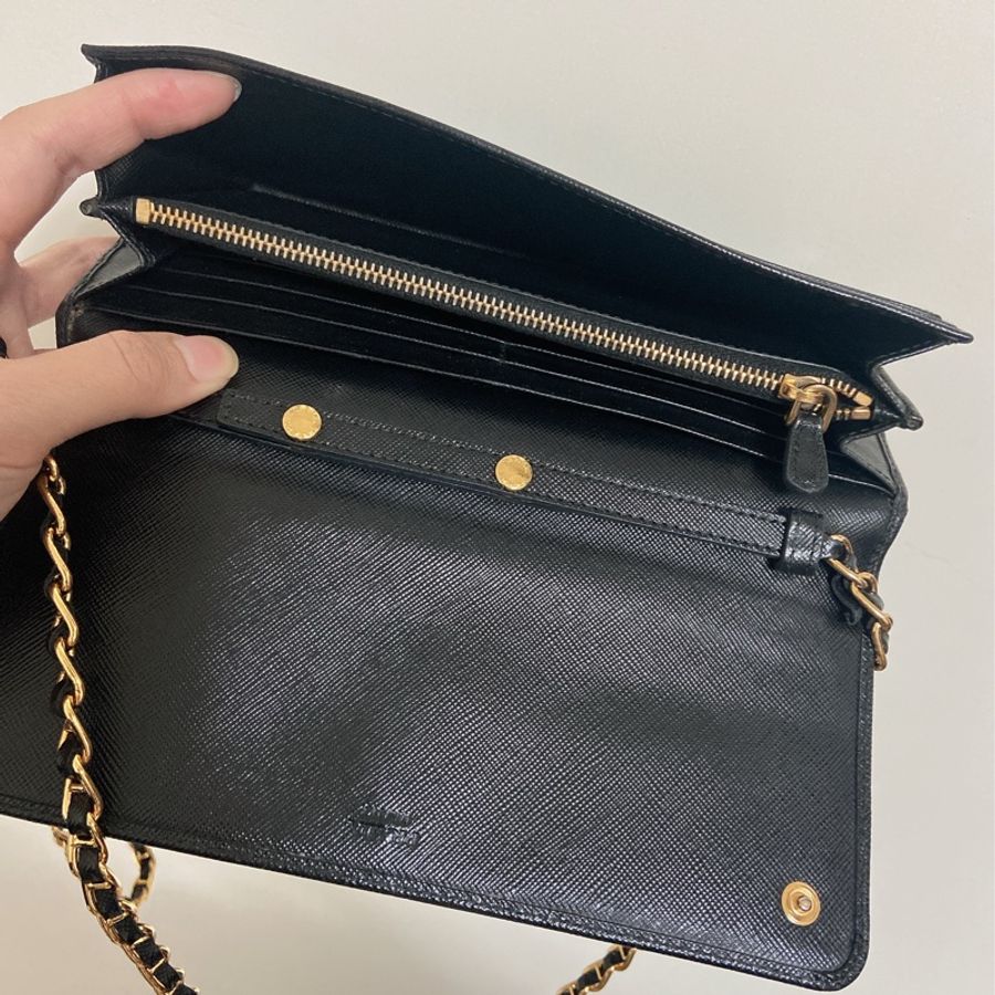 Prada wallet on chain woc 長夾皮夾皮穿鏈 手拿包斜背包鏈包-1