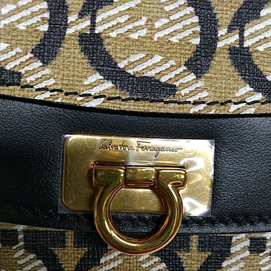 SALVATORE FERRAGAMO CLUTCHES#WOMEN FABRIC BEIGE BLACK#包包#WOC-3