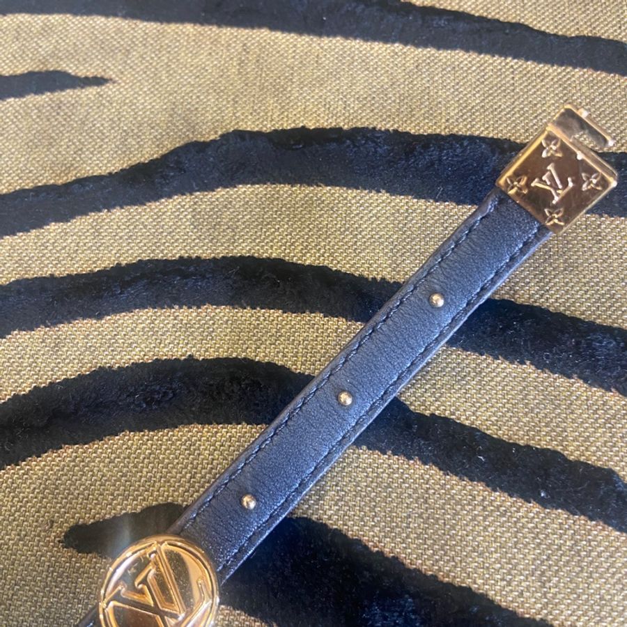 Louis Vuitton LV 老花字紋 圓形LOGO鉚釘金扣 皮手環/飾品-5