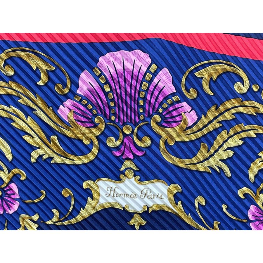 正品愛馬仕 HERMES 百褶 Carre Cheval Turc 土耳其馬百褶圍巾真絲海軍服配飾二手-4