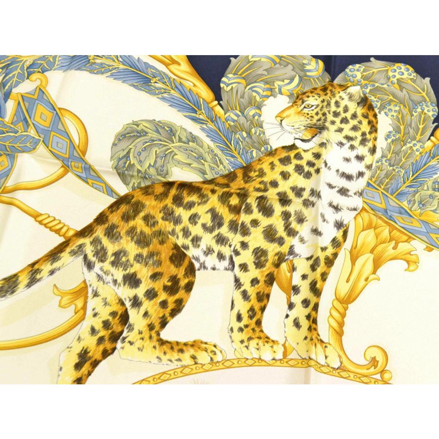 正品 Salvatore Ferragamo Salvatore Ferragamo 動物圖案豹紋虎頭巾披肩絲綢海軍白色服裝配飾二手-2