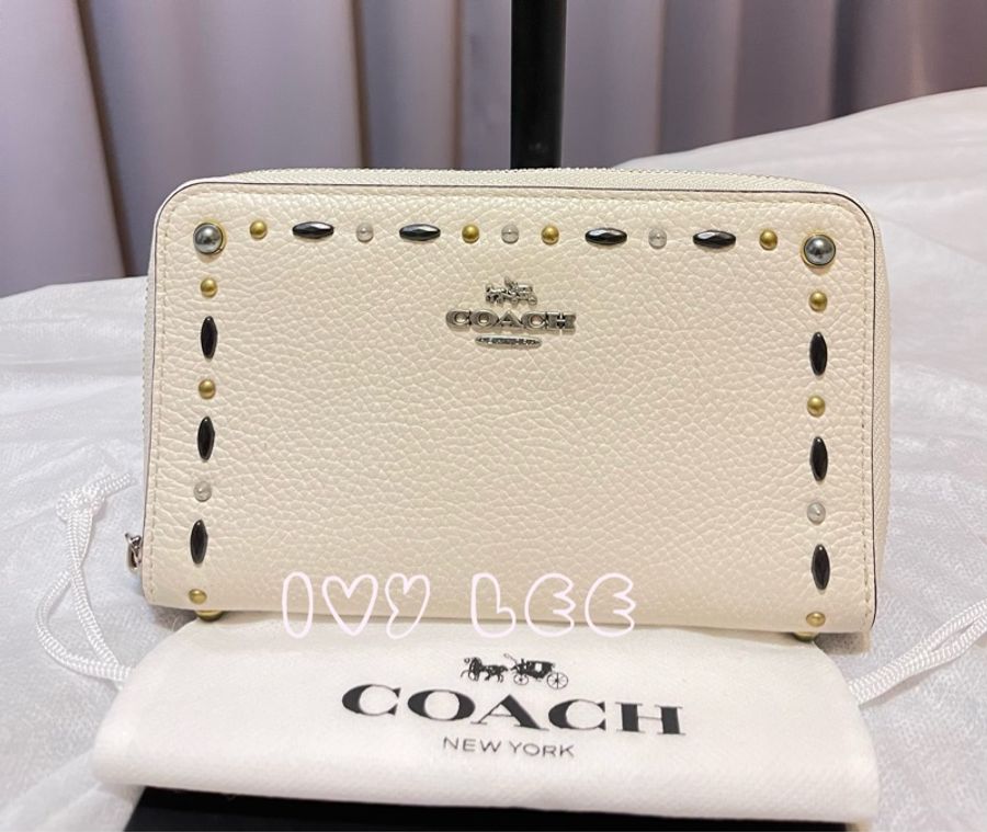 COACH 蔻馳 白色拉鍊中夾 可愛造型 精緻中夾 精品-0