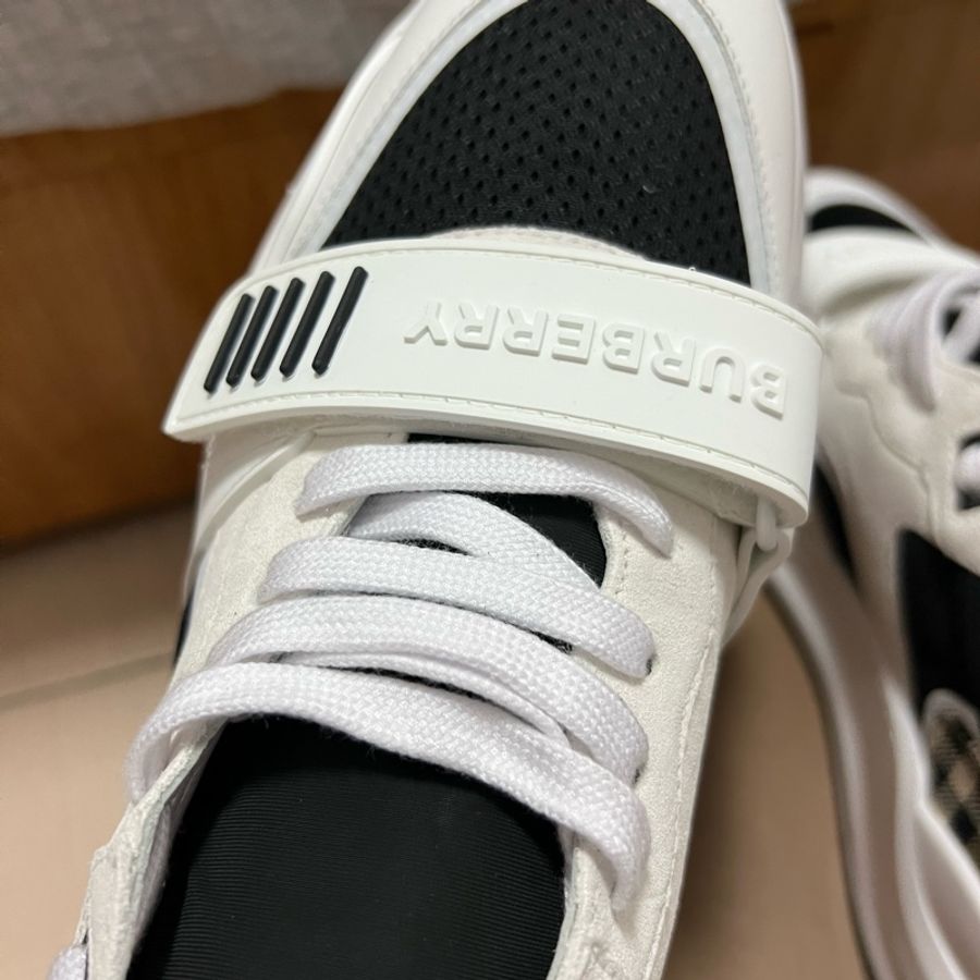全新 Burberry鞋-9