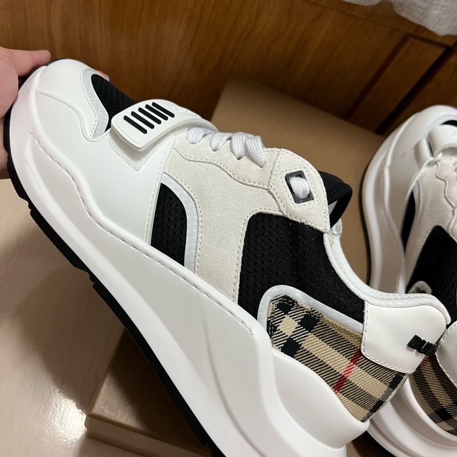 全新 Burberry鞋-11