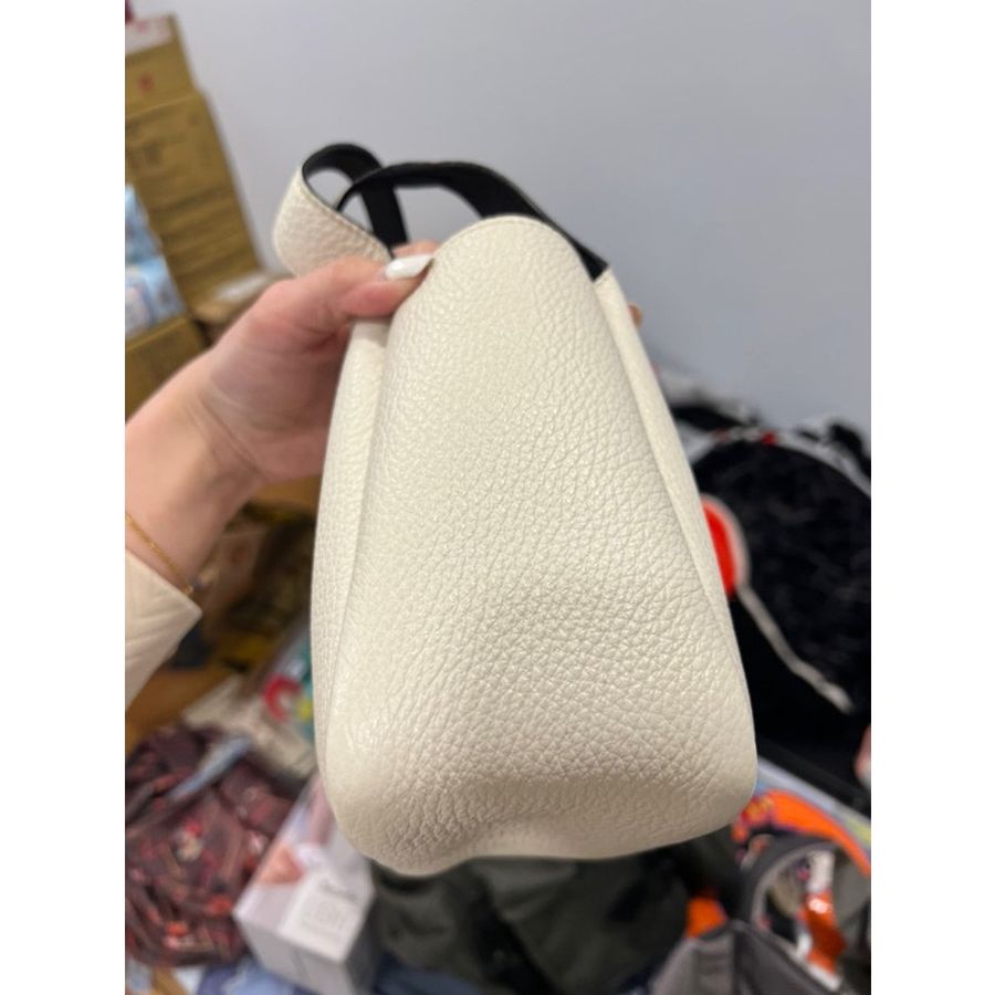 Prada缺貨款皮革手袋mini白,Prada菜籃子-2