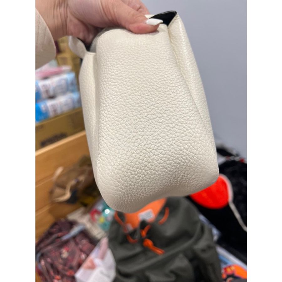 Prada缺貨款皮革手袋mini白,Prada菜籃子-3