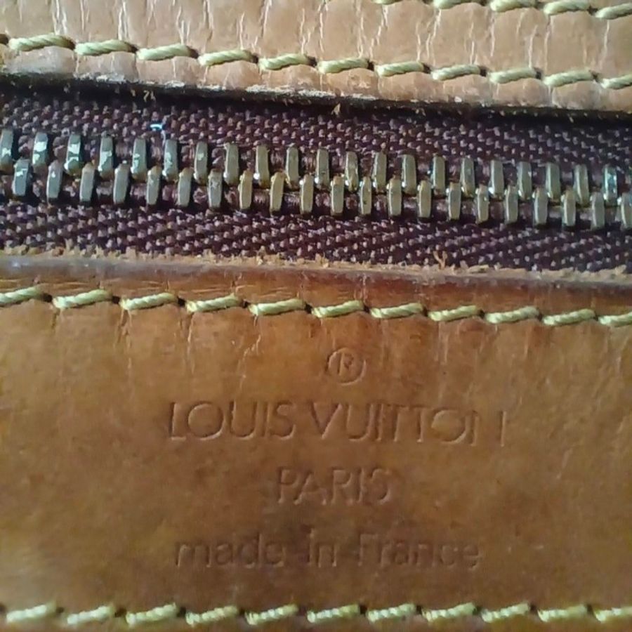 LV M42247 Gibeciere MM斜肩背包 經典字紋掀蓋雙口袋斜揹書包-4