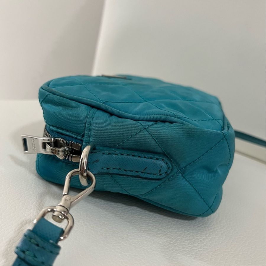 Prada 湖水綠斜背包/相機包-5