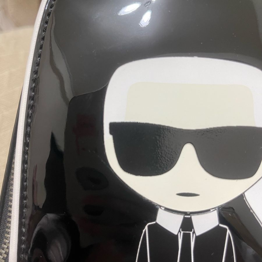 二手 Karl卡爾 老佛爺 青年版漆皮後背包 年後降一波喔-2
