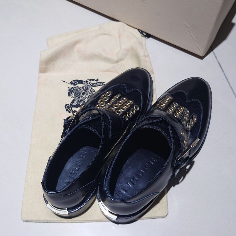 BURBERRY扣環 小牛皮鞋-3