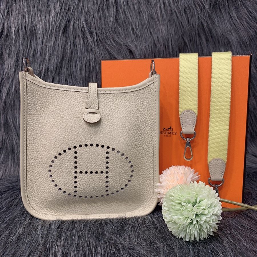 Hermes 愛馬仕 米白色全皮 MINI EVELYNE 小款斜背包 /肩背包-0
