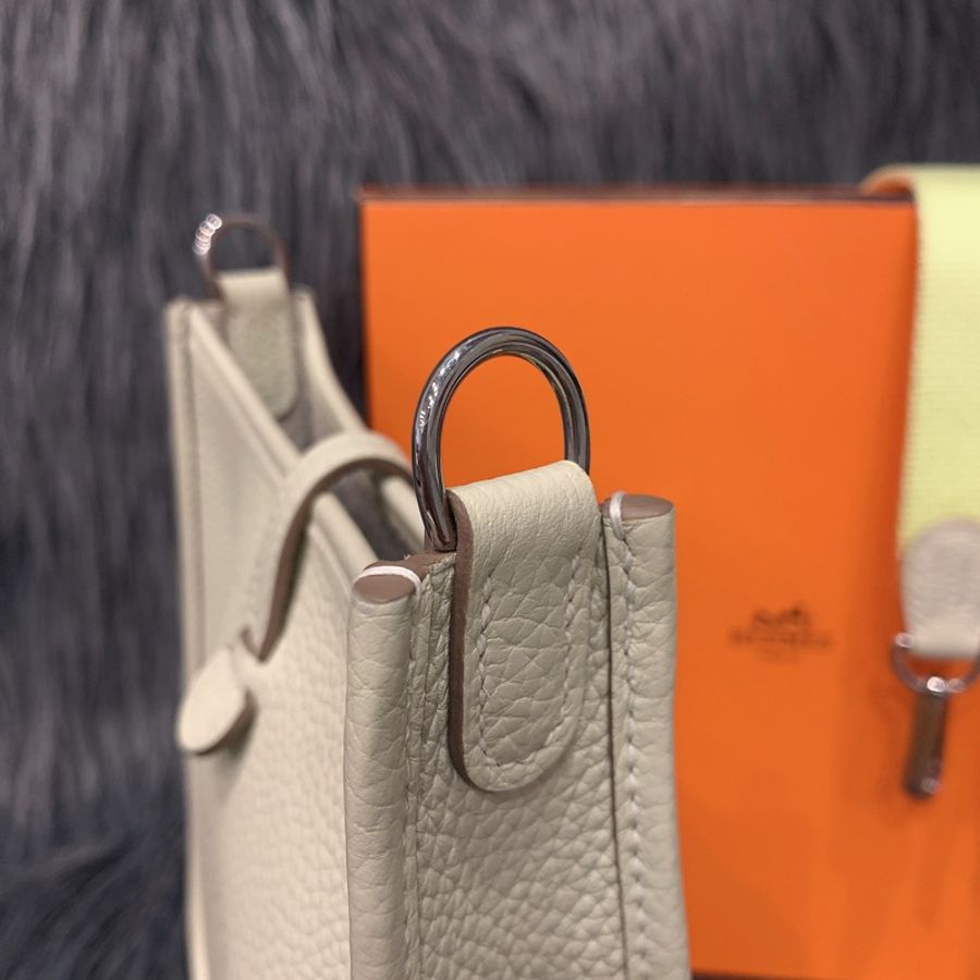 Hermes 愛馬仕 米白色全皮 MINI EVELYNE 小款斜背包 /肩背包-3