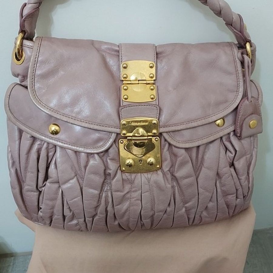 二手 Miu Miu 經典的可芙包款Matelasse Pale Pink Lux Nappa Coffer bag-3